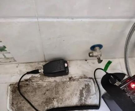 依安屋顶漏水维修公司分享下卫生间漏水的危害及解决方法